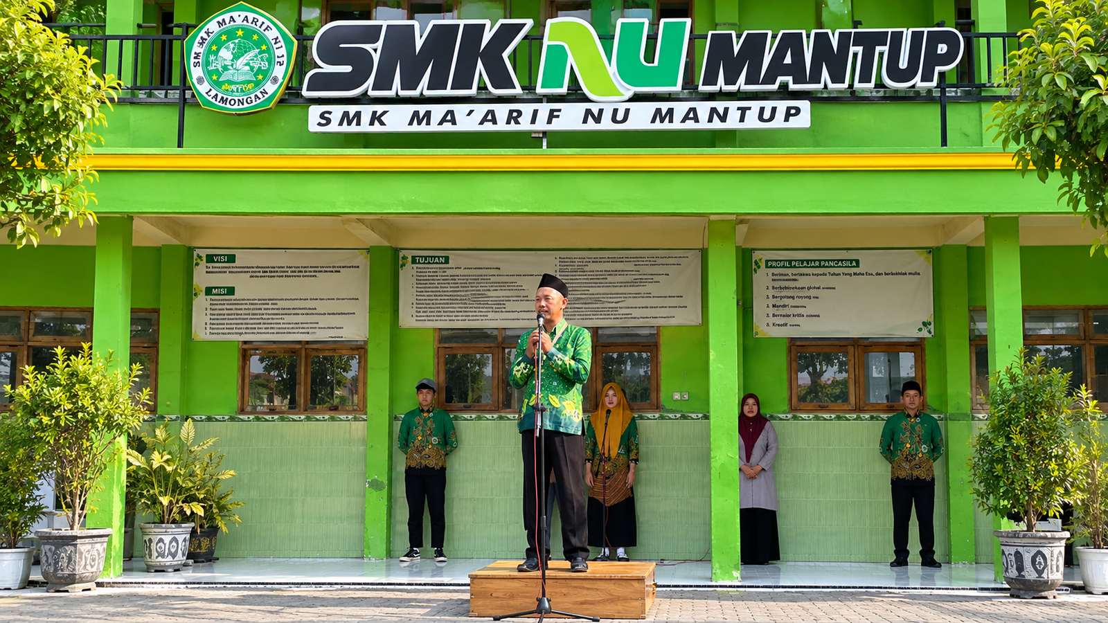 Gambar Berita: SMK Ma’arif NU Mantup Gelar Apel Peringatan Hari Kesaktian Pancasila